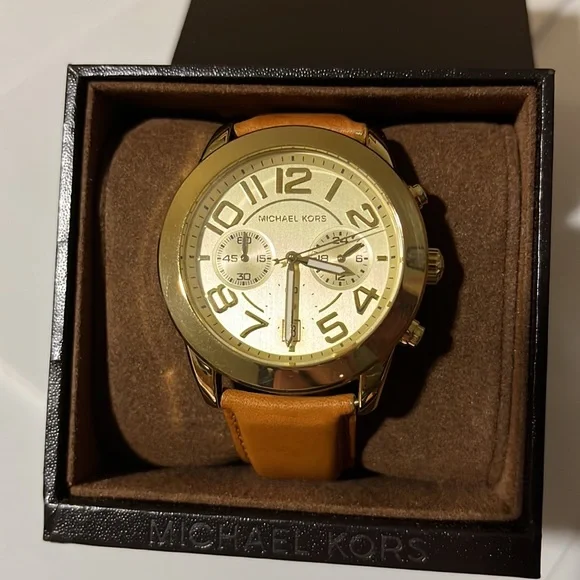 Accessories | Nwot Michael Kors Watch | Poshmark display picture 2